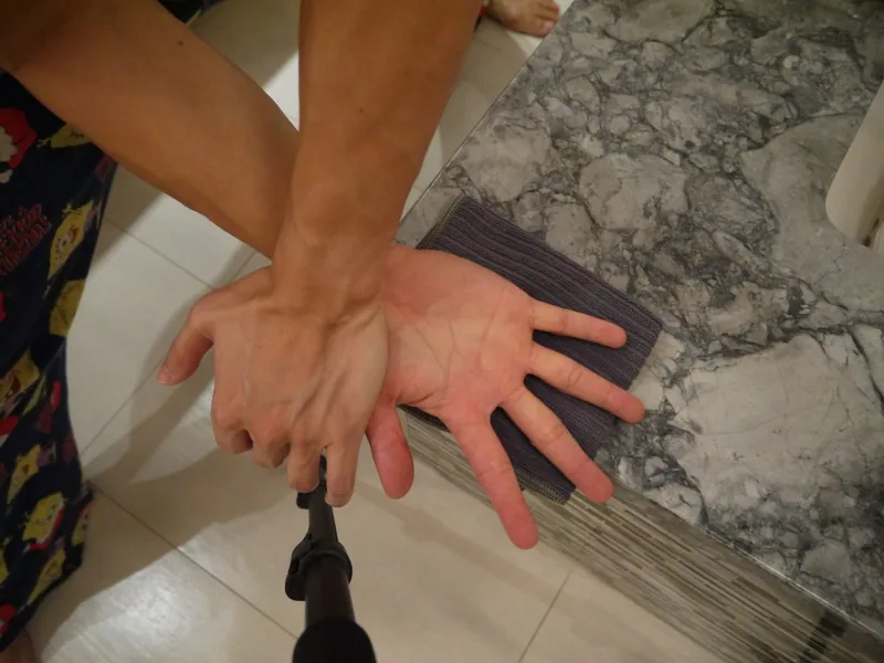 Carpal Ligament Traction