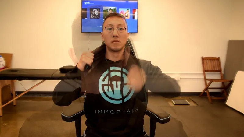 Exercises for Gamers: Neck Towel Mobilization